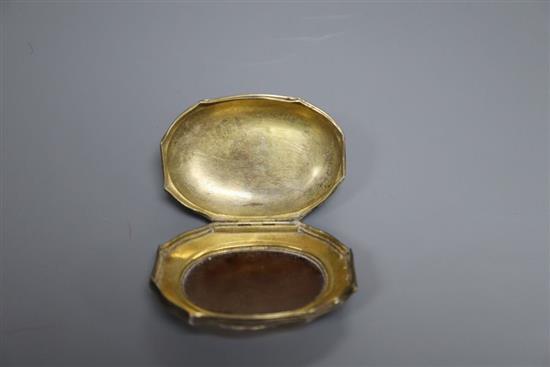 An 18th century gilt white metal and banded agate set snuff box, unmarked, 64mm.